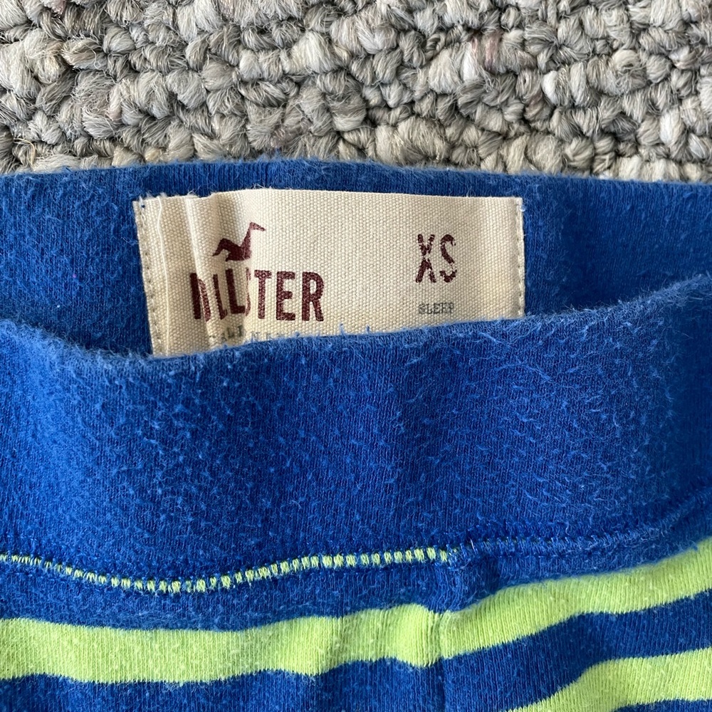 Hollister Pajama Set - Picture 3 of 4